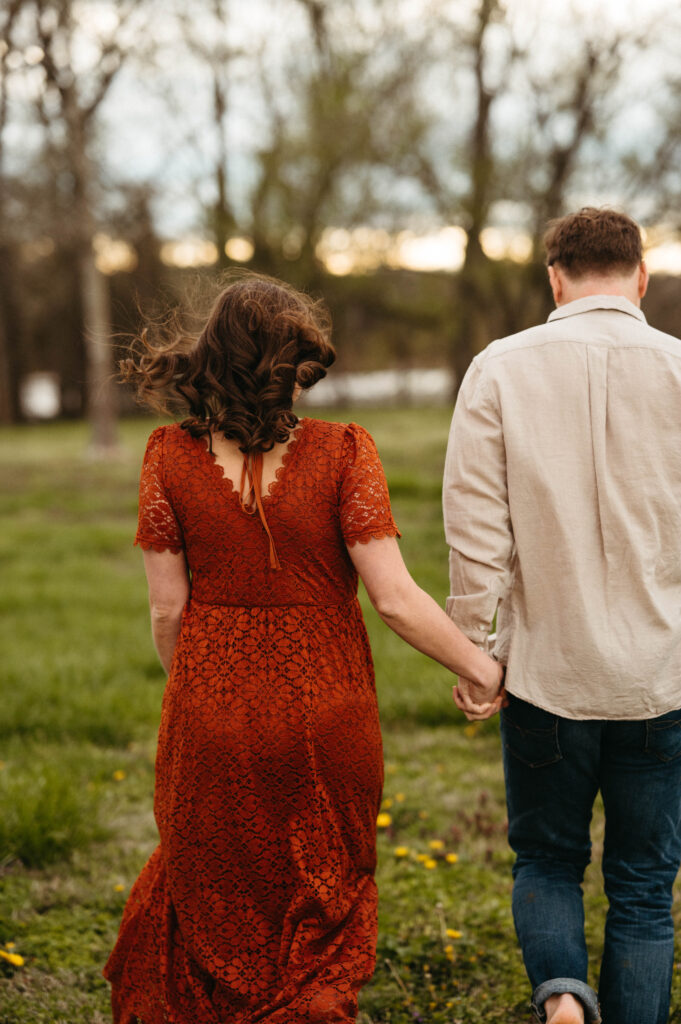 nature maternity shoot couple together